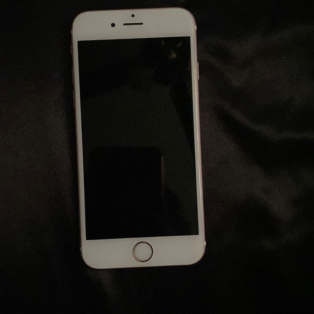 Rose gold iPhone 6s
